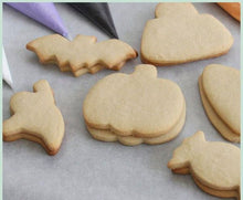 Load image into Gallery viewer, Halloween Cookie Decorating Kit
